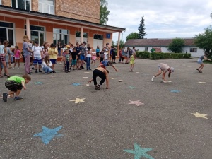 � � ������